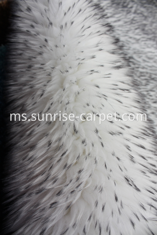 Imitation Fur Carpet White With Black Tip Color